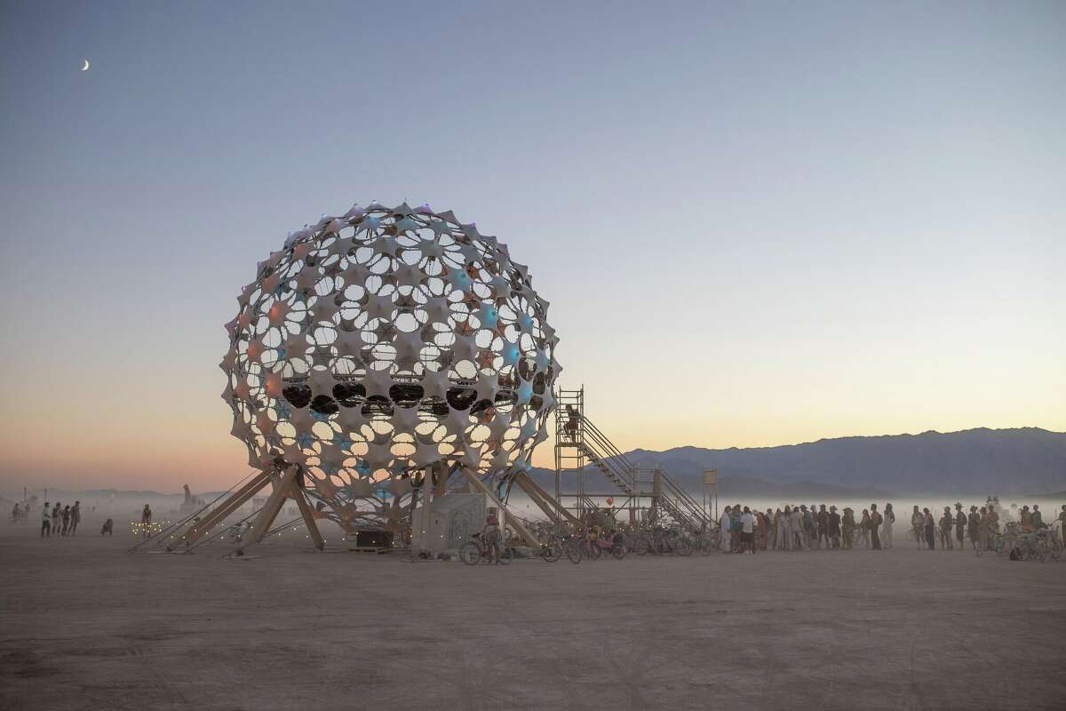 "Esfera sónica:" por Kugelauditorium desde Londres hasta Burning Man 2022 en Black Rock Desert de Gerlach, Nevada.