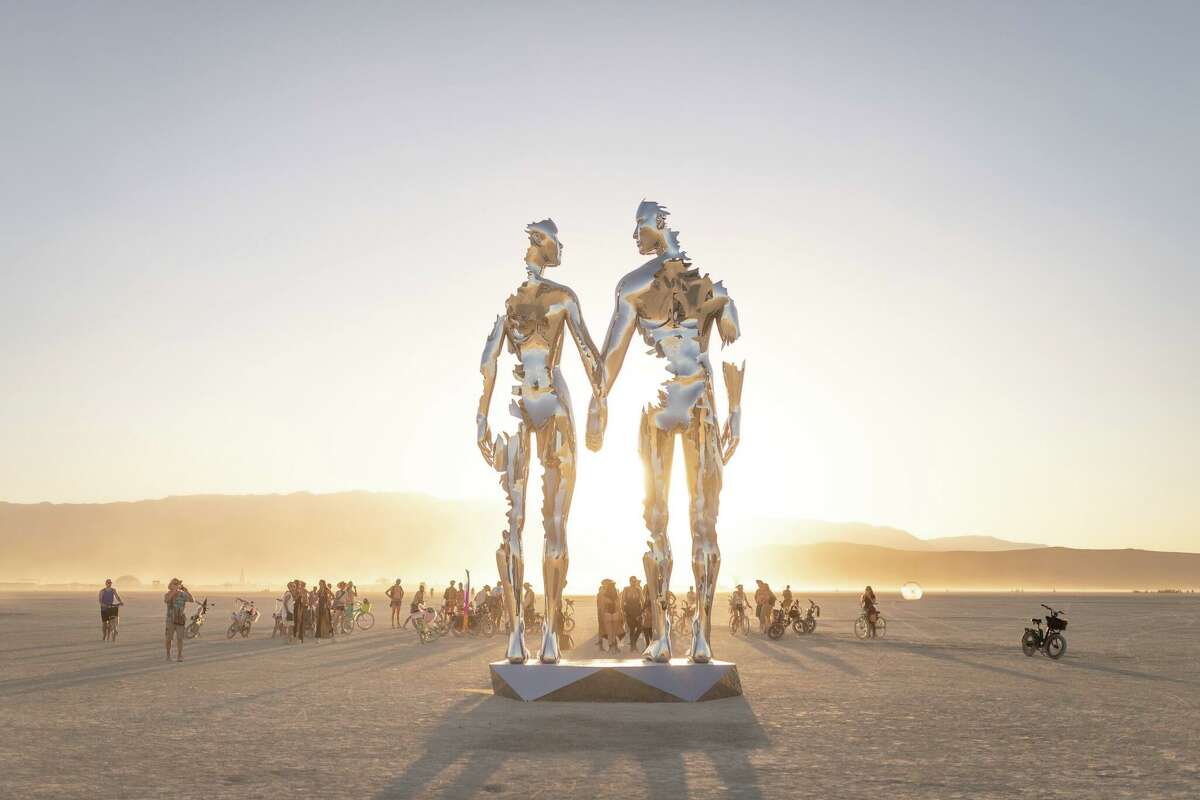 Stunning Photos From Burning Man 2022   1200x0 