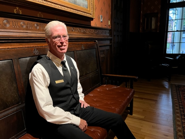 After 50 years, Bill Leonard's last call at Albany's Fort Orange Club - Vimarsana News