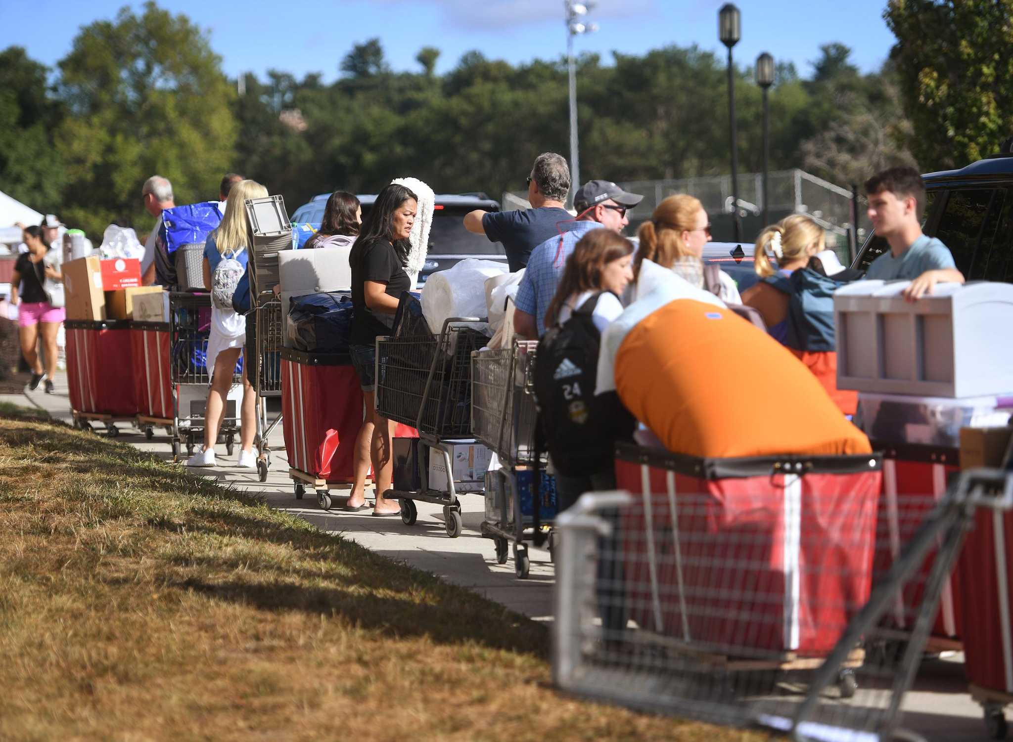 In the Suburbs: As Fairfield U. move-in ends, time for parents to move on