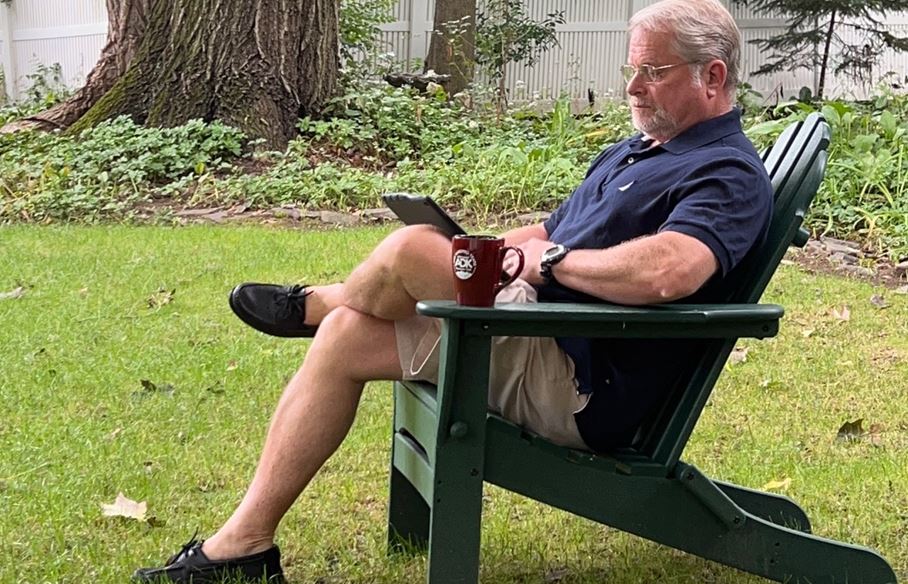 Rabid ankle biter? Skunk ran at and started biting man in his yard - Vimarsana News