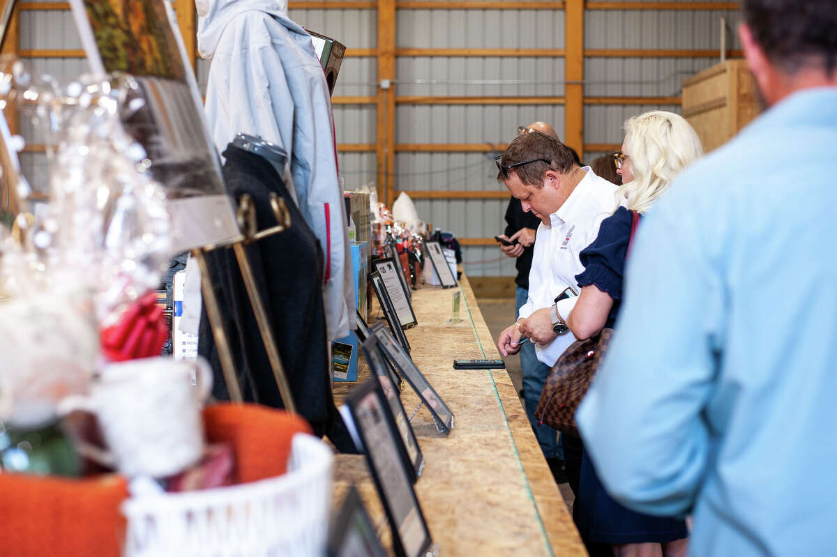 SEEN Raising funds for the Midland County Habitat for Humanity