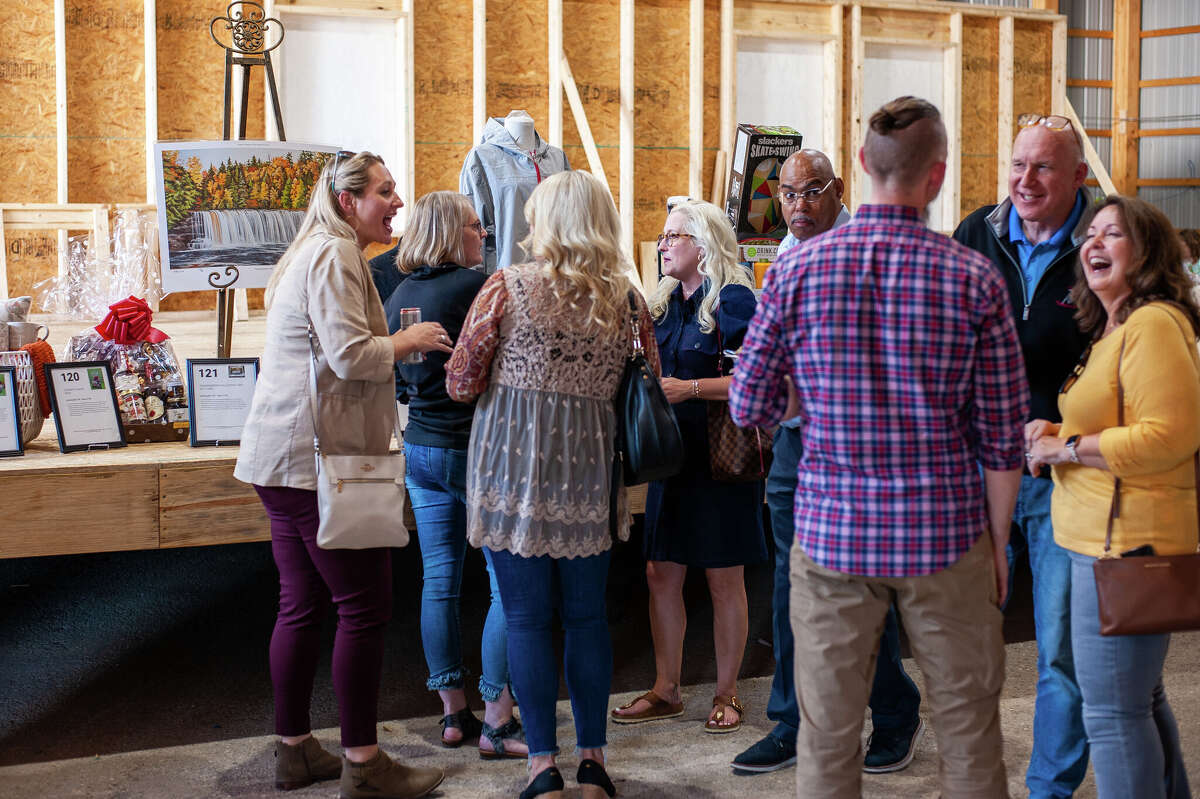 SEEN Raising funds for the Midland County Habitat for Humanity