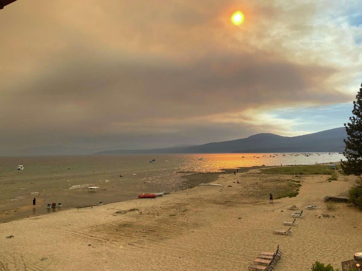 Apocalyptic skies appear over Tahoe from Mosquito Fire smoke