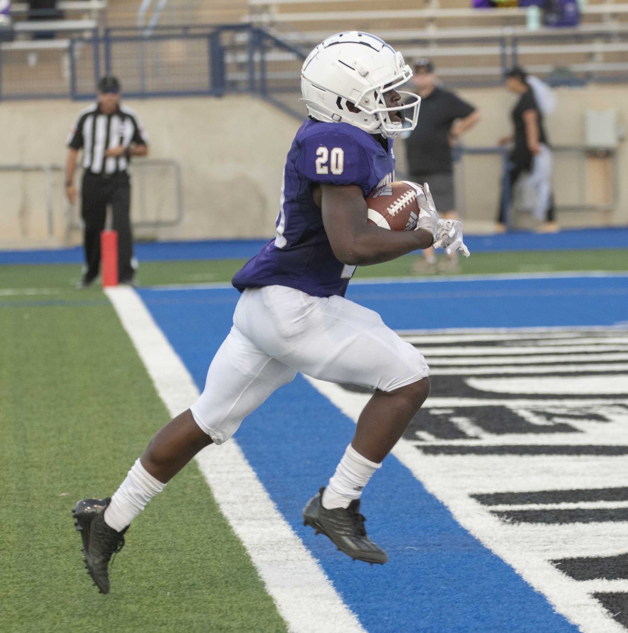 HS FOOTBALL McCoy brings consistency to 31 Bulldogs