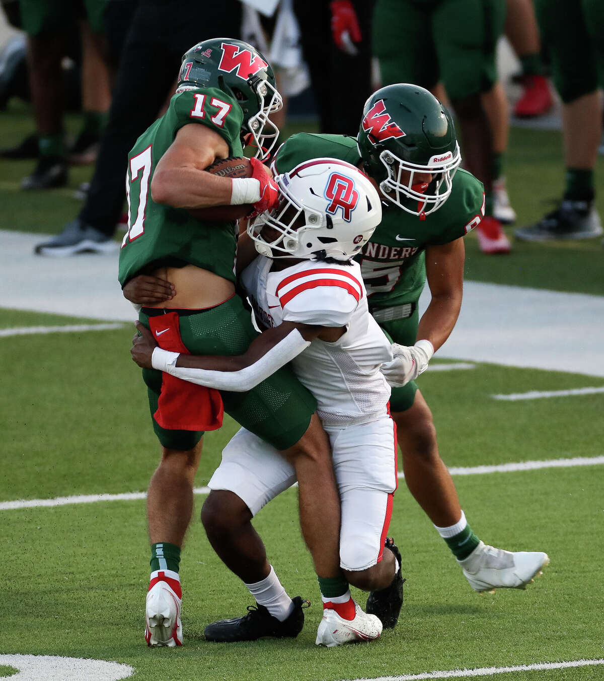The Woodlands Highlanders defeat Oak Ridge War Eagles
