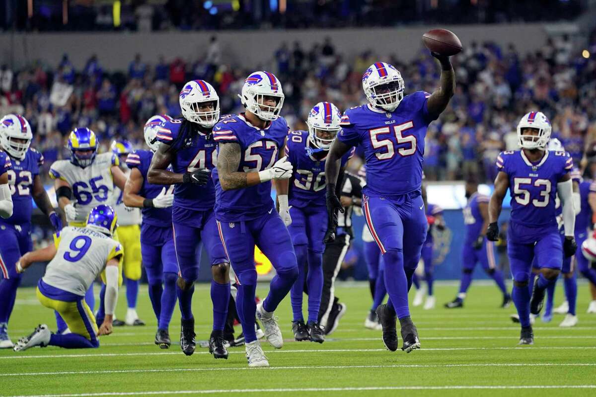 Bills blow out defending Super Bowl champs in NFL opener