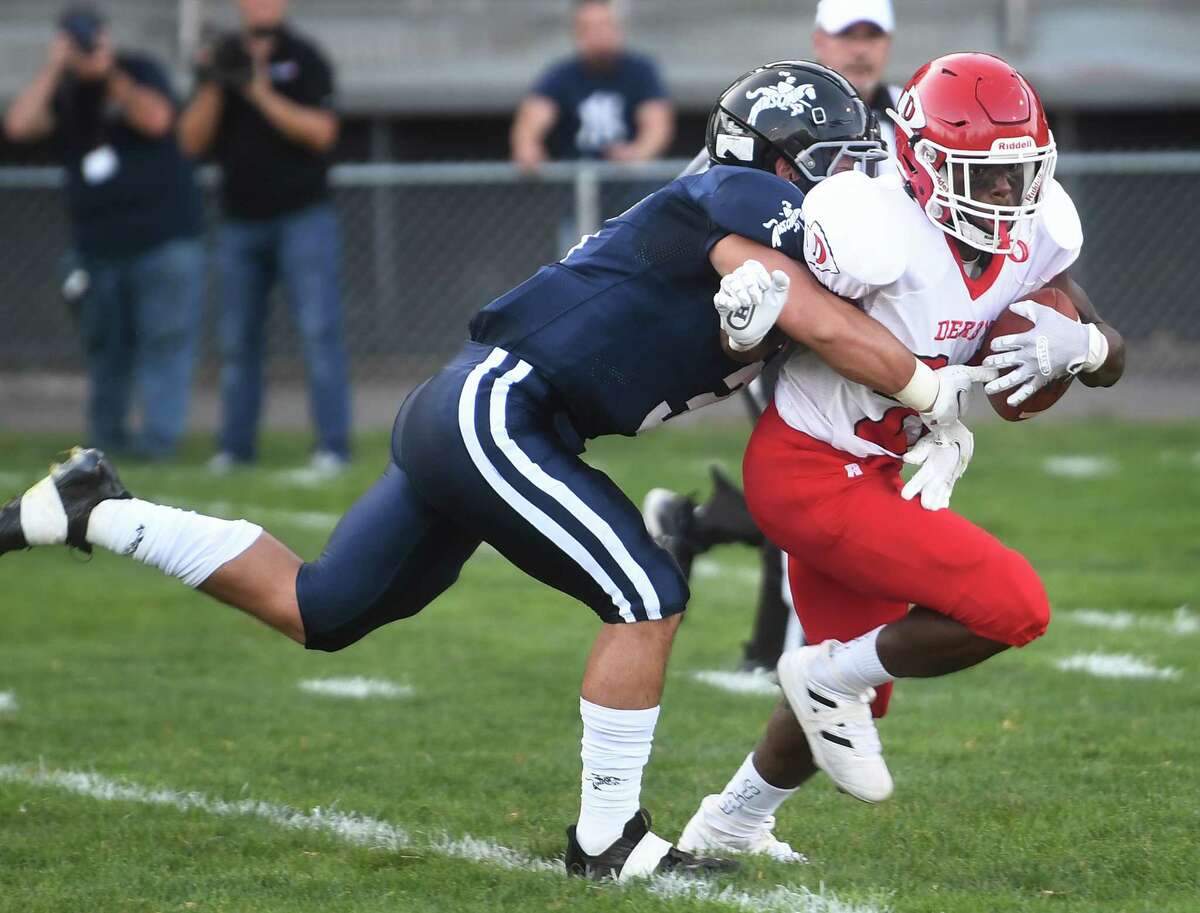 Ansonia football standout Dave Cassetti is Mayor Cassetti's son