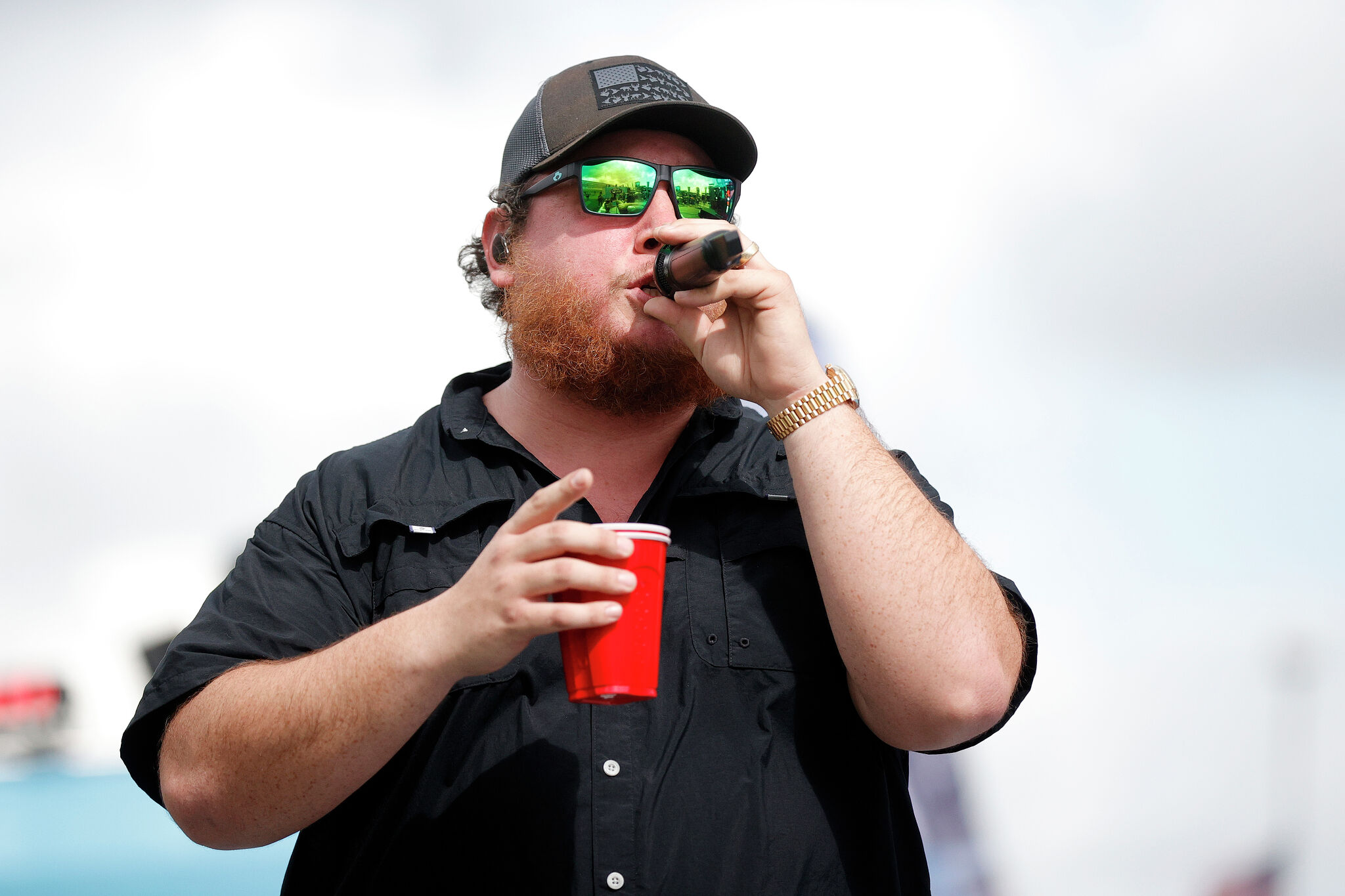 Country star Luke Combs plays Busch Stadium in St. Louis next June - Vimarsana News
