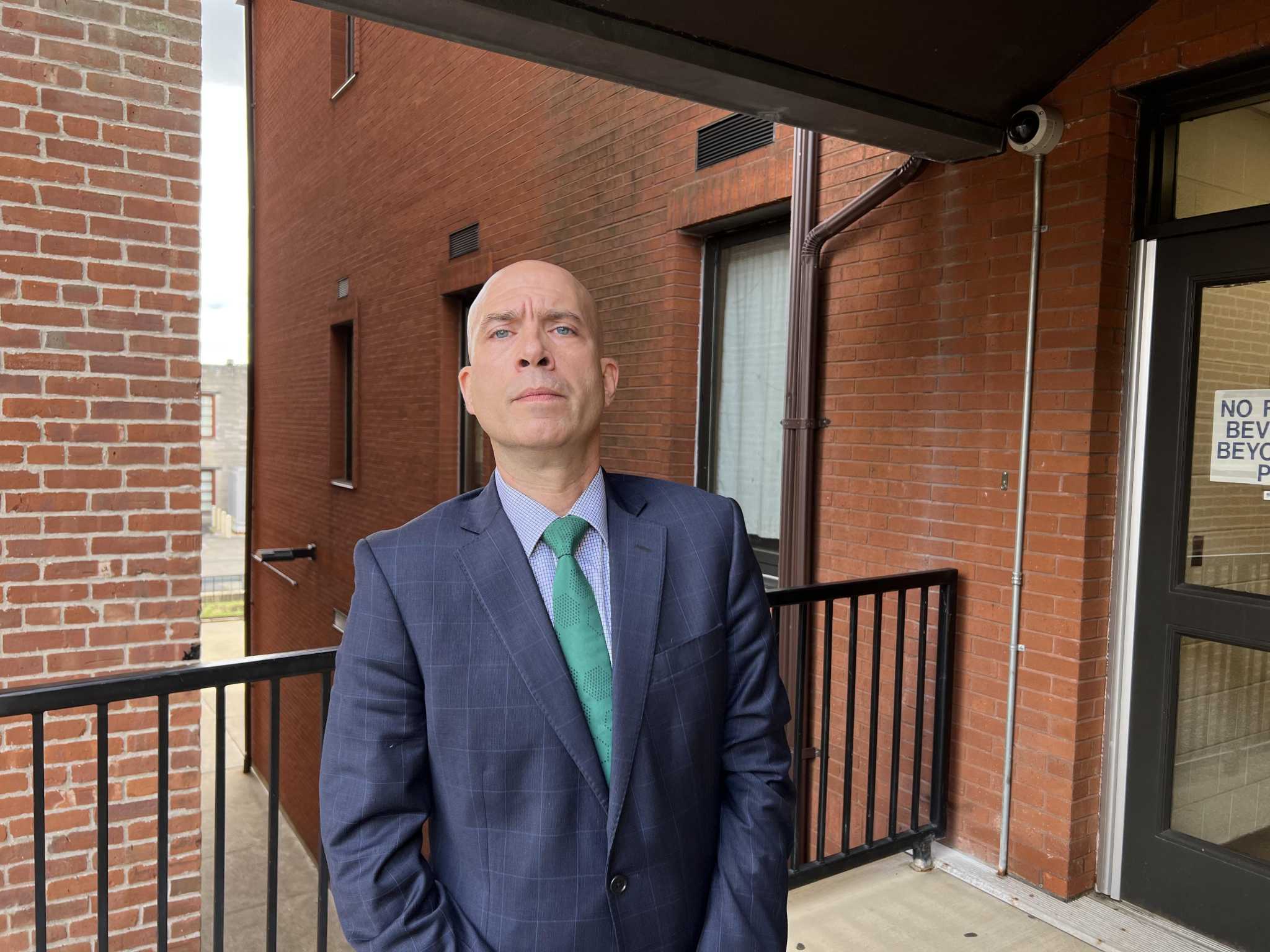 Lawyer accused of assault in front of Derby courthouse must get mental health, drug screening - Vimarsana News