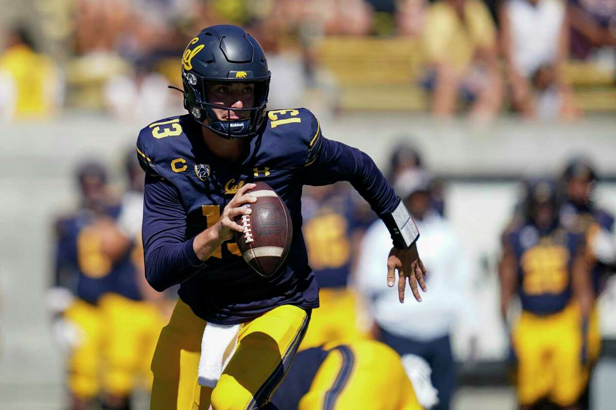 California quarterback Jack Plummer looks to pass against UC Davis during the second half of an NCAA college football game in Berkeley, Calif., Saturday, Sept. 3, 2022. (AP Photo/Godofredo A. Vásquez)