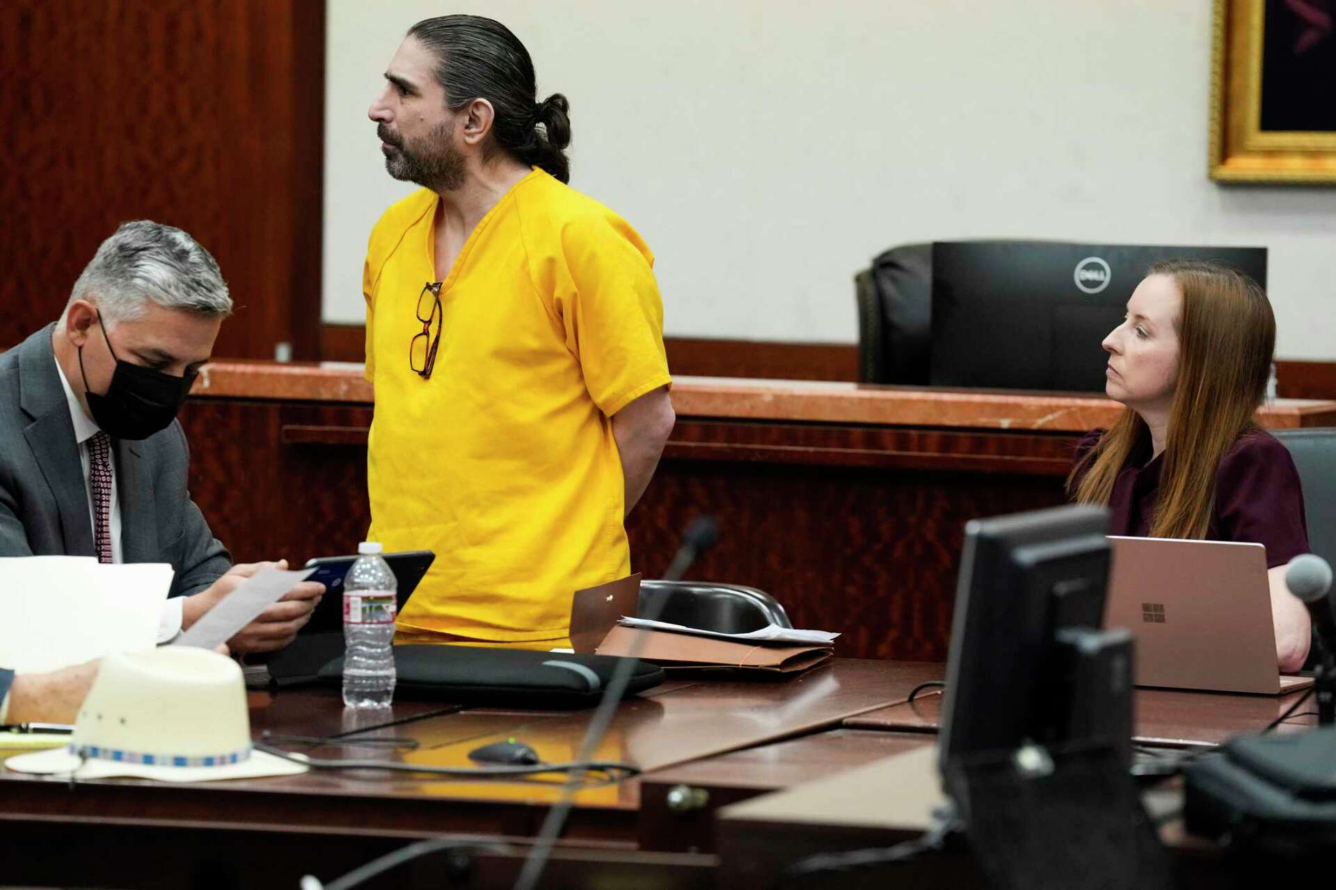 Man accused of killing Harris County deputy considers representing self