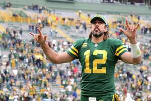 Aaron Rodgers says California is 'going to s—,' jabs GOP also