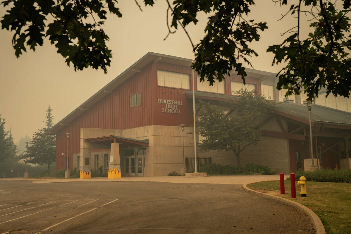 Foresthill High School engulfed in heavy smoke from the Mosquito Fire in Foresthill Calif. on September 9, 2022. AQI levels are fast-approaching 300+ around the Mosquito Fire perimeter.