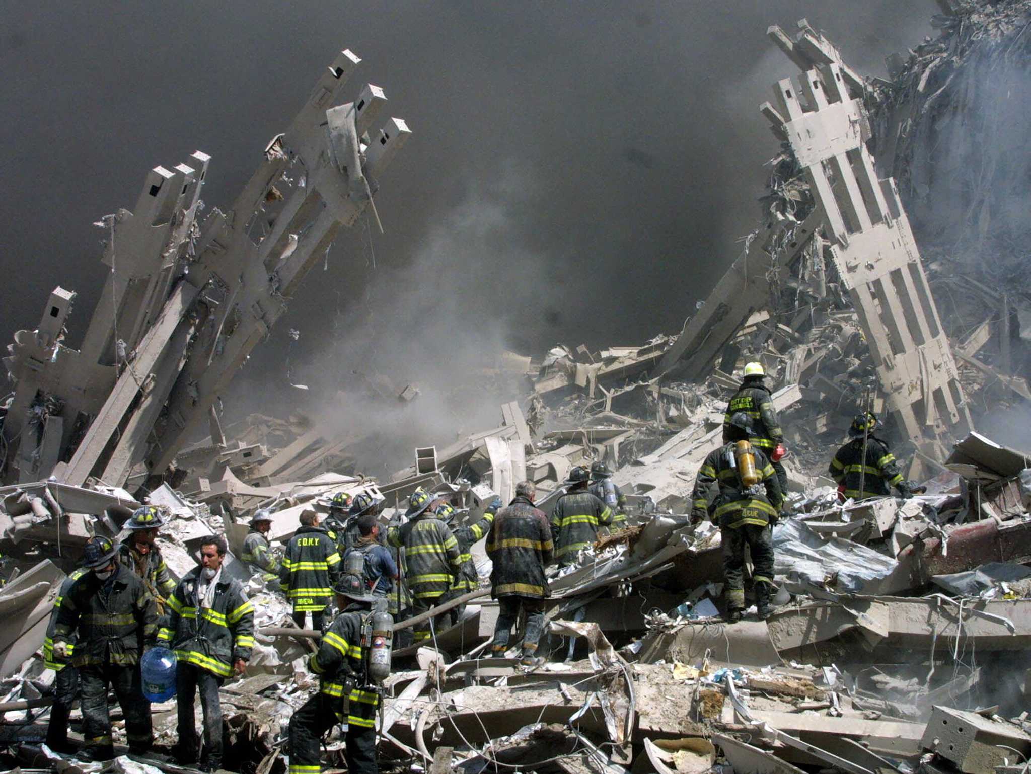 Когда был теракт башни близнецы. Башни Близнецы 11 сентября. Теракты 11 сентября 2001 года. Теракт в башнях близнецах 2001.