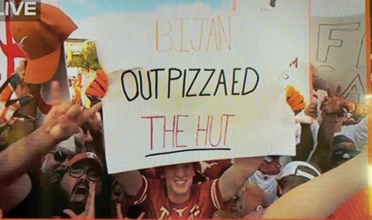 Hilarious College GameDay sign takes aim at Astros