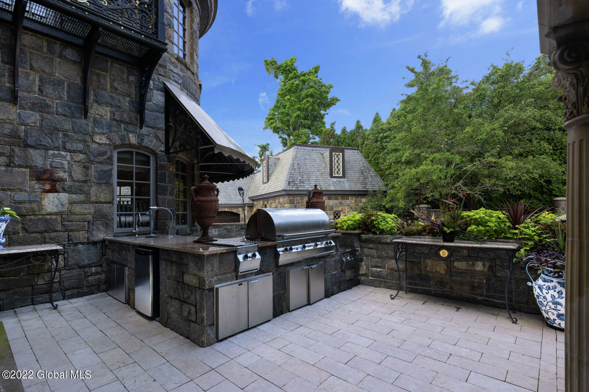 Auction result: Palazzo Riggi going to Capital Region couple