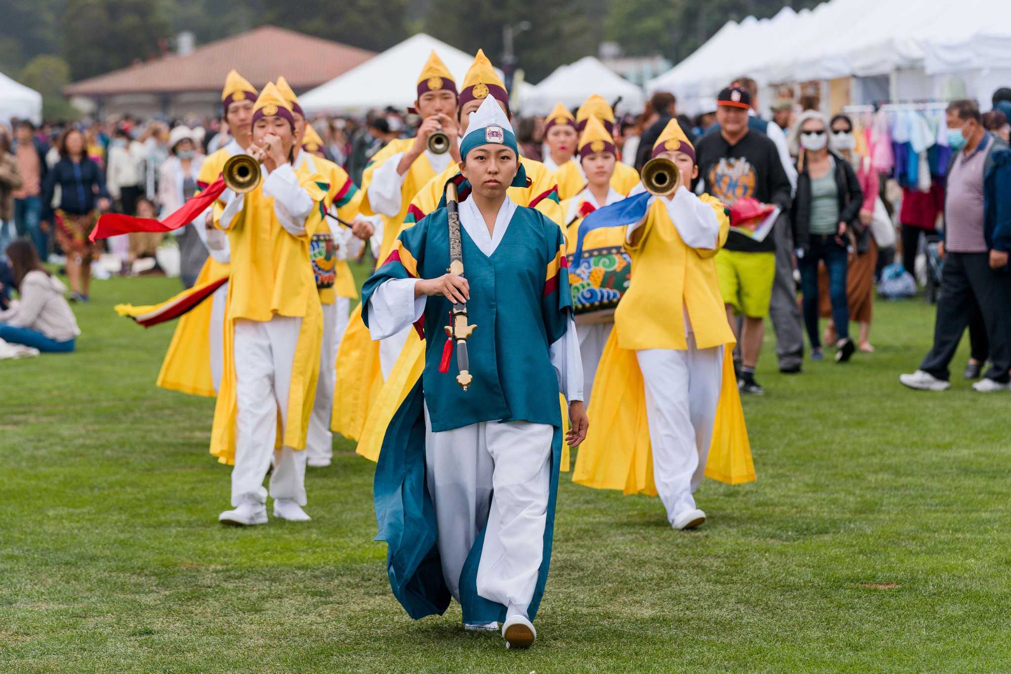 Thousands gather for Korean food and culture at mid-autumn moon festival