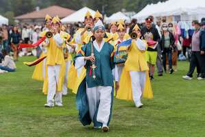 Thousands gather for Korean food and culture at mid-autumn moon festival