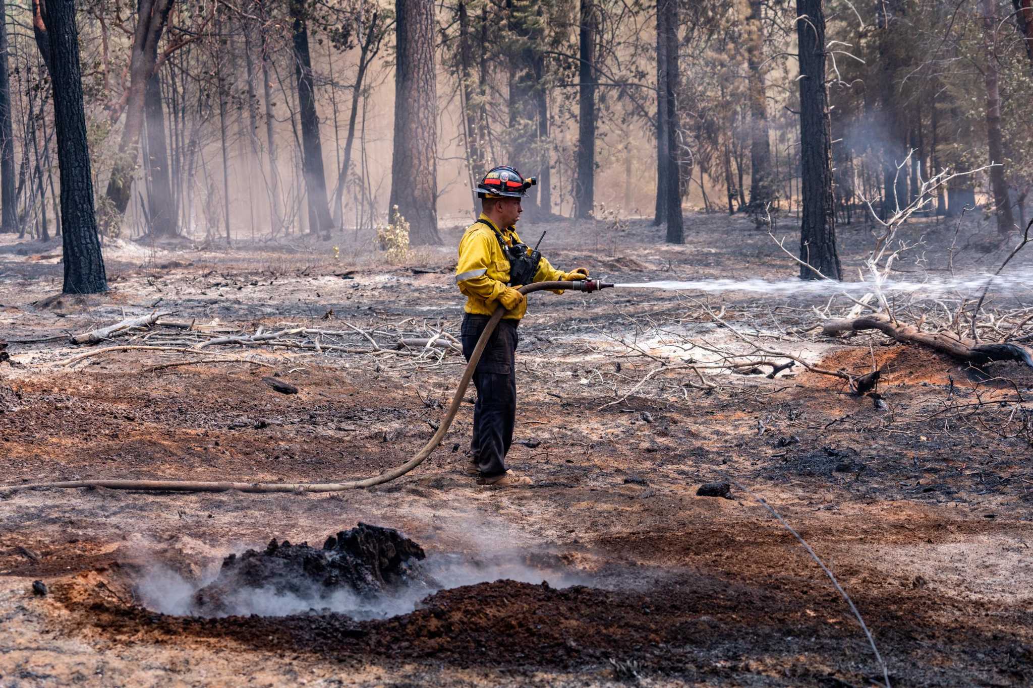 Mosquito Fire: Smoke creates hazardous air quality as crews start to corral blaze in Sierra foothills - Vimarsana News