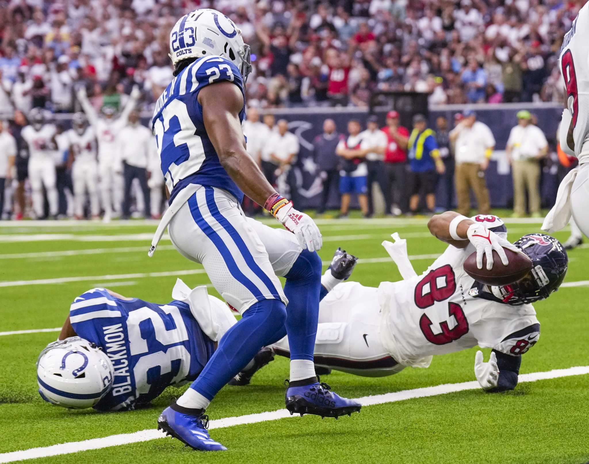 Indianapolis Colts defensive tackle Tyquan Lewis (94) warms up before an  NFL football game against the