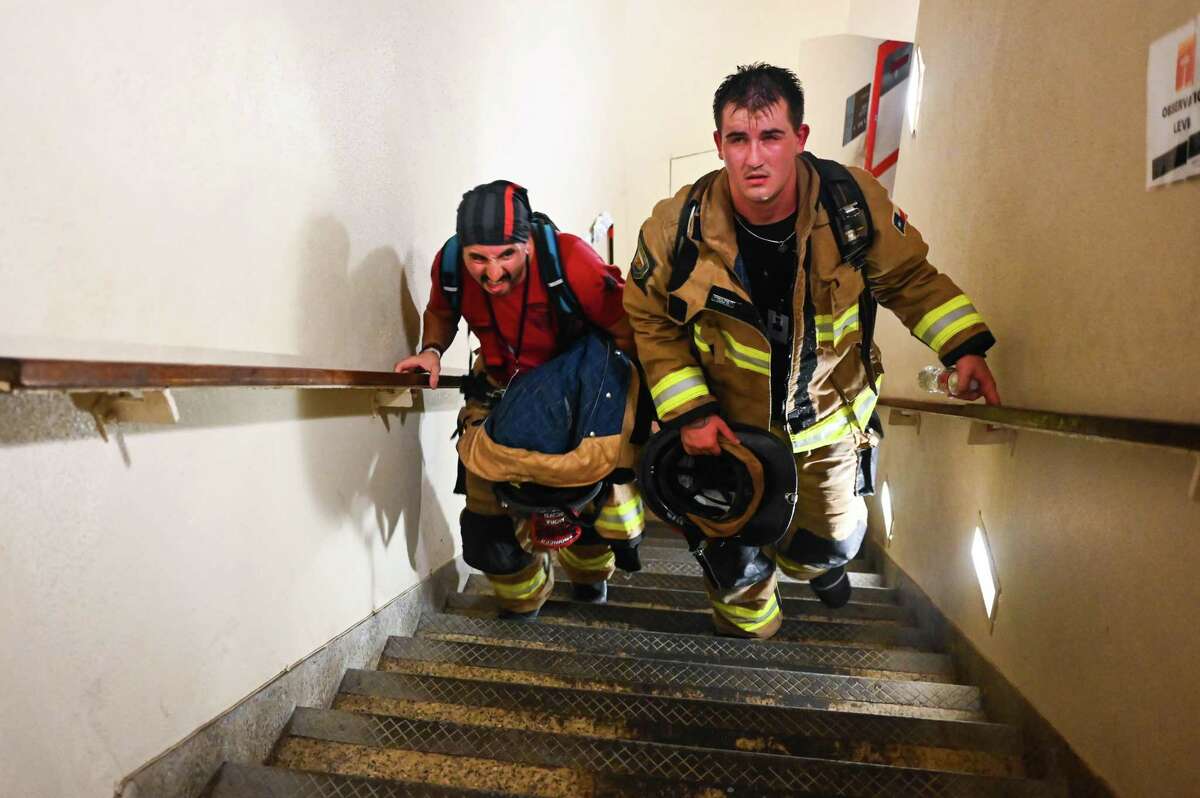 9/11 memorial Tower of Americas climb honors fallen firefighters