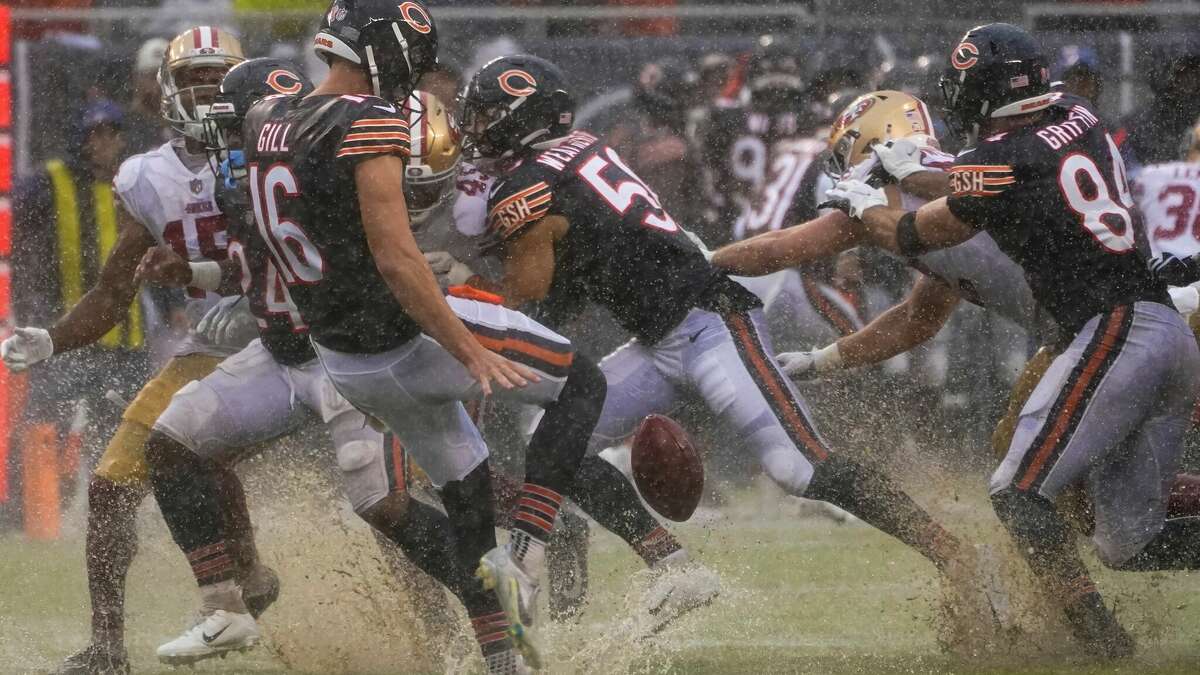 49ers Bears Played In Shocking Conditions As Rain Flooded Soldier Field