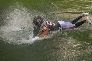 49ers, Bears played in shocking conditions as rain flooded field