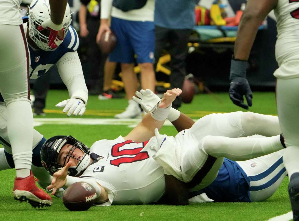 Houston Texans: Davis Mills' fumble turning point in Colts' rally