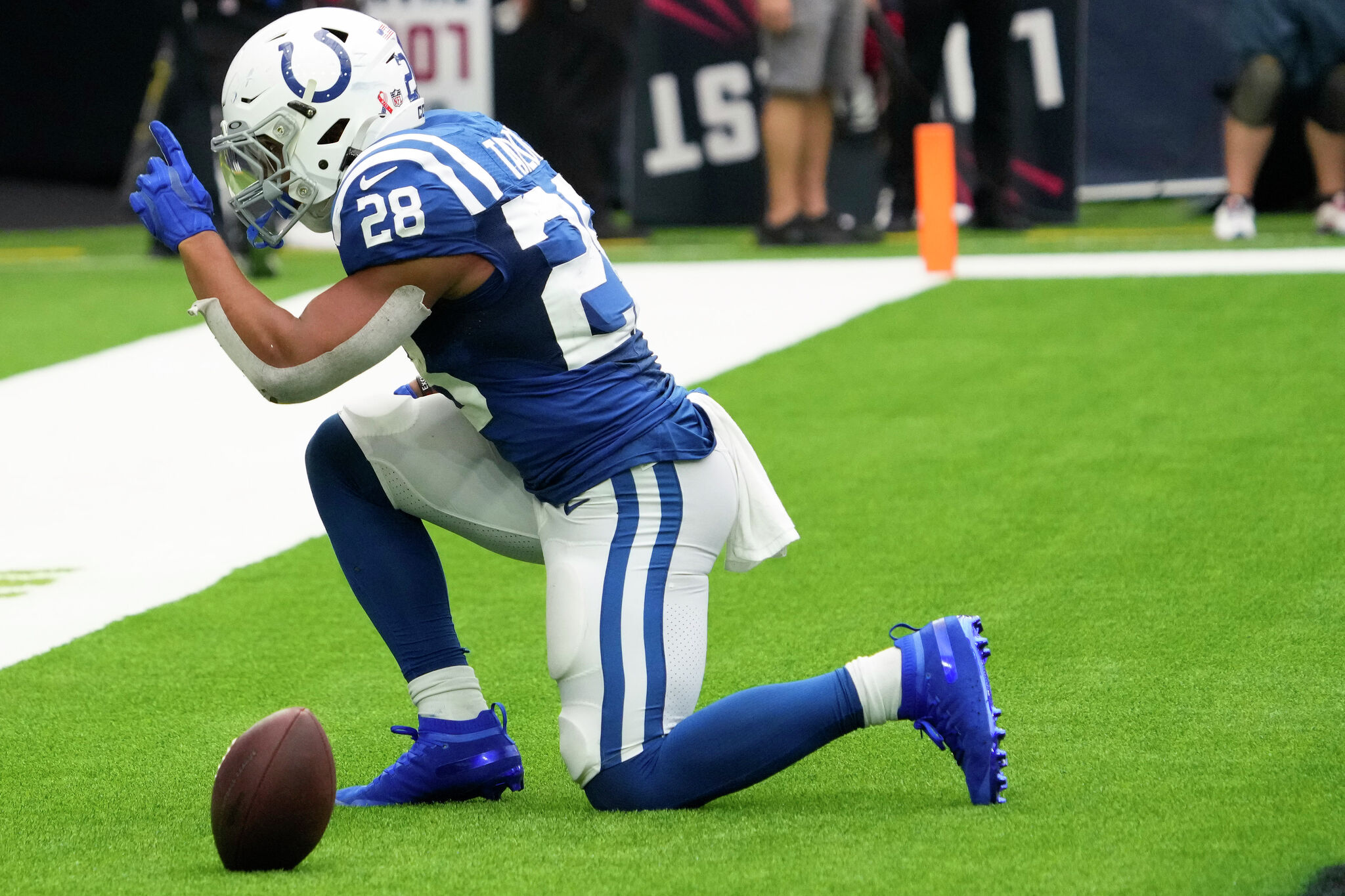 NFL.com Picks Colts RB Jonathan Taylor as Team's 2023 'Non-QB MVP