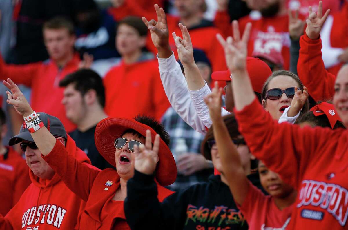Houston coach Dana Holgorsen is hoping Cougars fans turn out en masse for Saturday's game against Kansas at TDECU Stadium. 