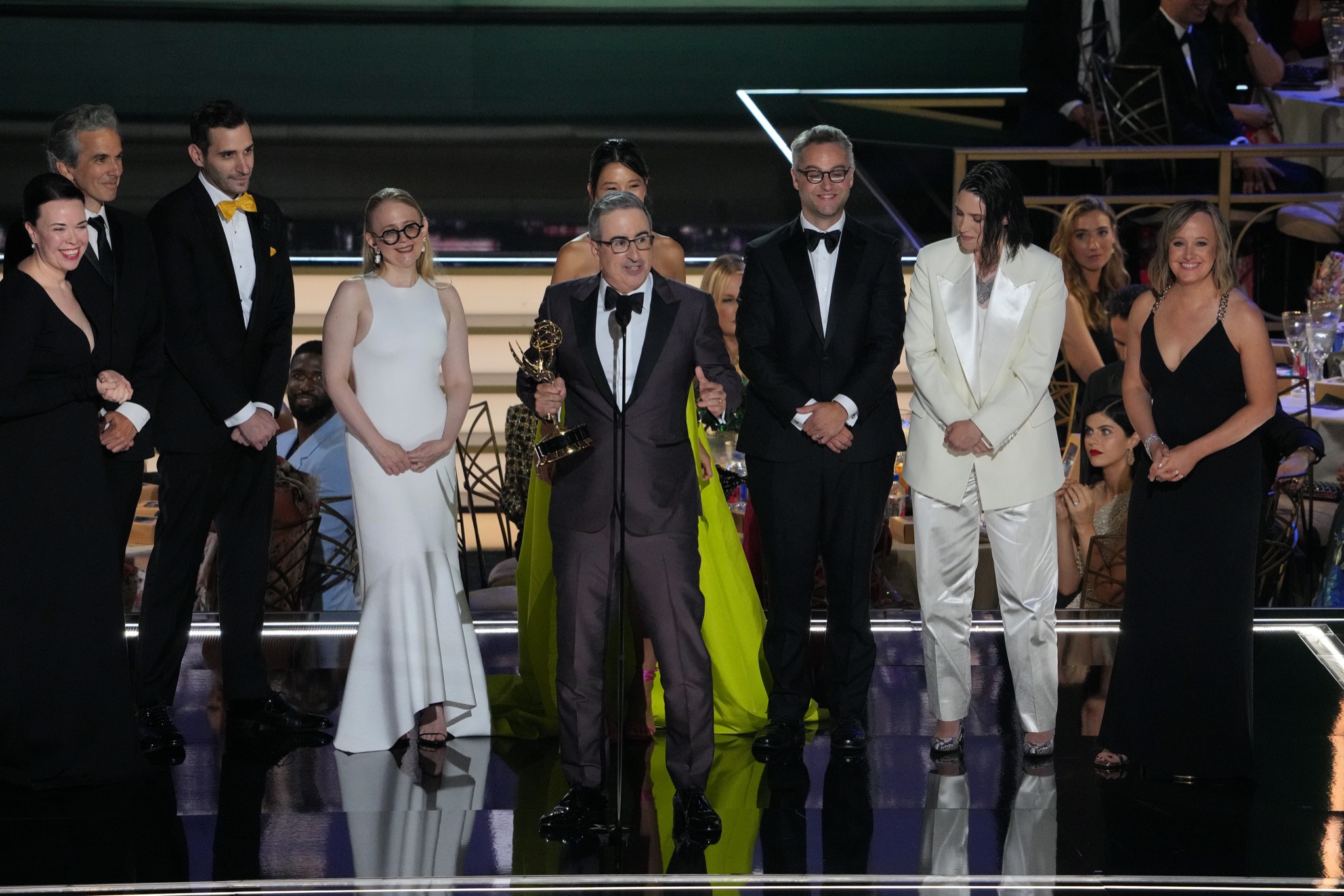 The Emmys teleprompter tells John Oliver to stop now during acceptance speech