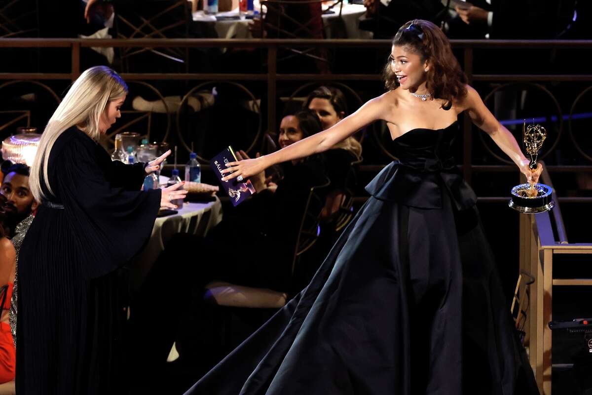 Kelly Clarkson appears as Zendaya accepts Outstanding Lead Actress in a Drama Series for "Euphoria" onstage during the 74th Primetime Emmys at Microsoft Theater on September 12, 2022 in Los Angeles, California.