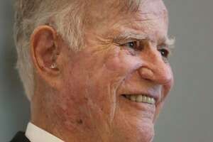 Lowry Mays, San Antonio businessman and philanthropist, dies