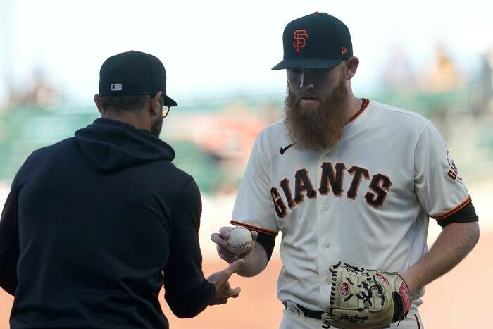 Giants demote slumping outfielder Luis González, reinstate reliever Zack  Littell