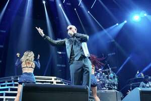 Photos: Pitbull, Iggy Azalea pack Laredo's Sames Auto Arena with fans