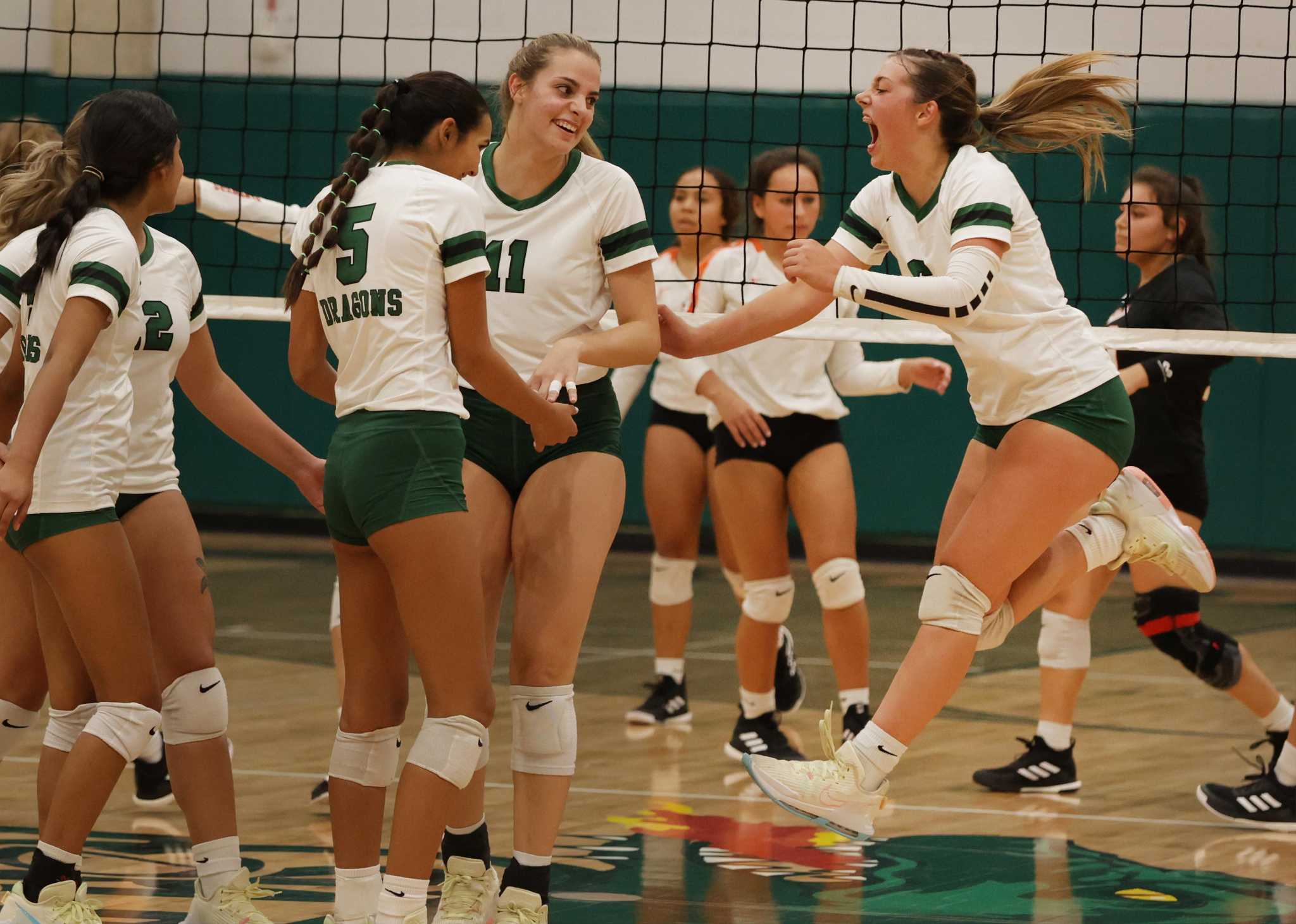 Volleyball Southwest keeps rolling with sweep of Medina Valley