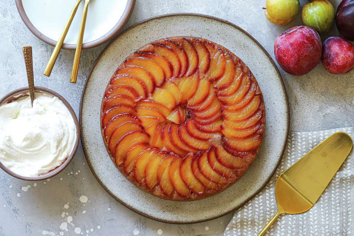 Brown-butter, fennel and cardamom add depth and spice to this simple one-bowl upside-down cake. 