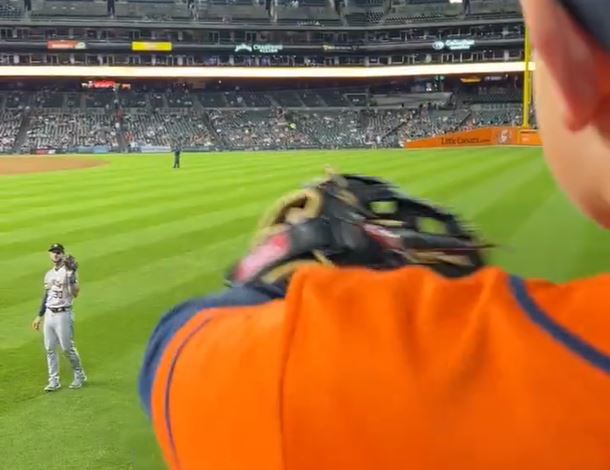 Fans egg on Kyle Tucker as Astros right fielder gives umpire an