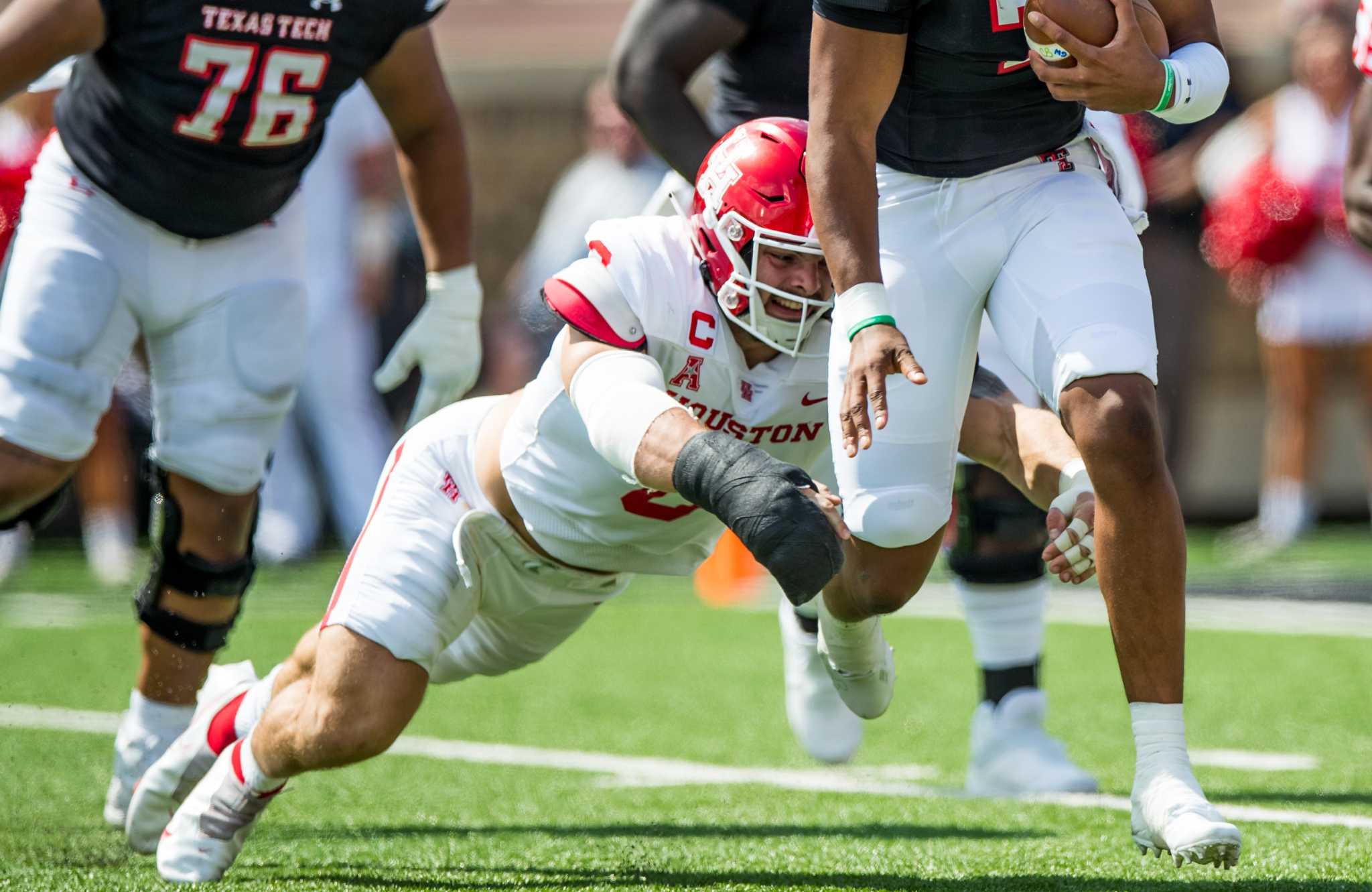 Houston DE Derek Parish shines on Pro Day as two-way player - Underdog  Dynasty