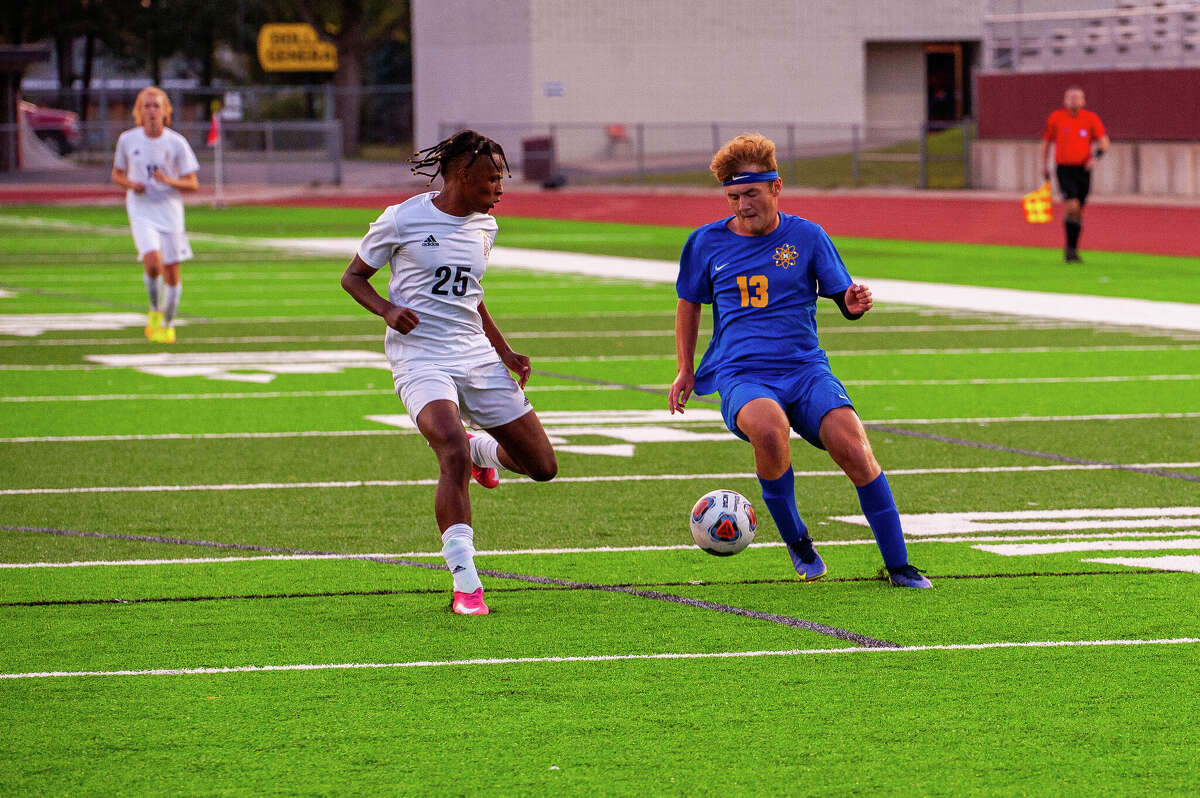 PHOTOS Midland vs. Mount Pleasant soccer 2022