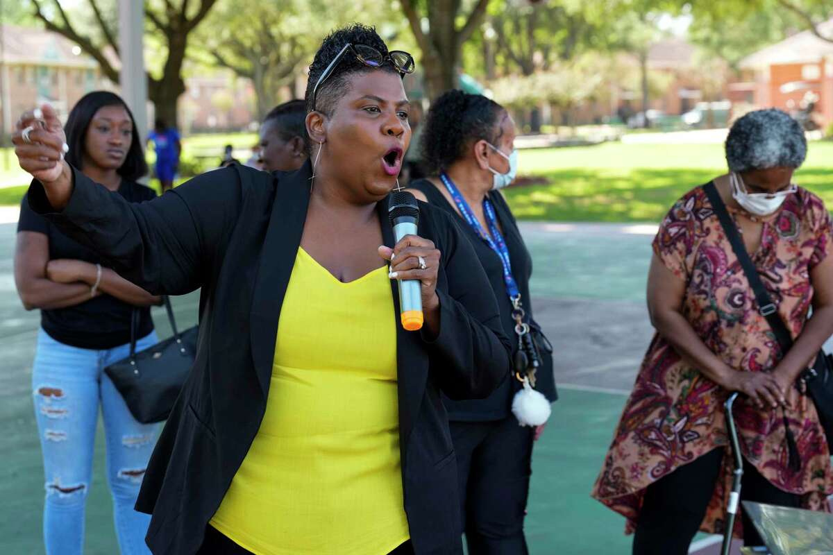 cuney-homes-residents-discuss-improvements-they-would-like-to-see-at