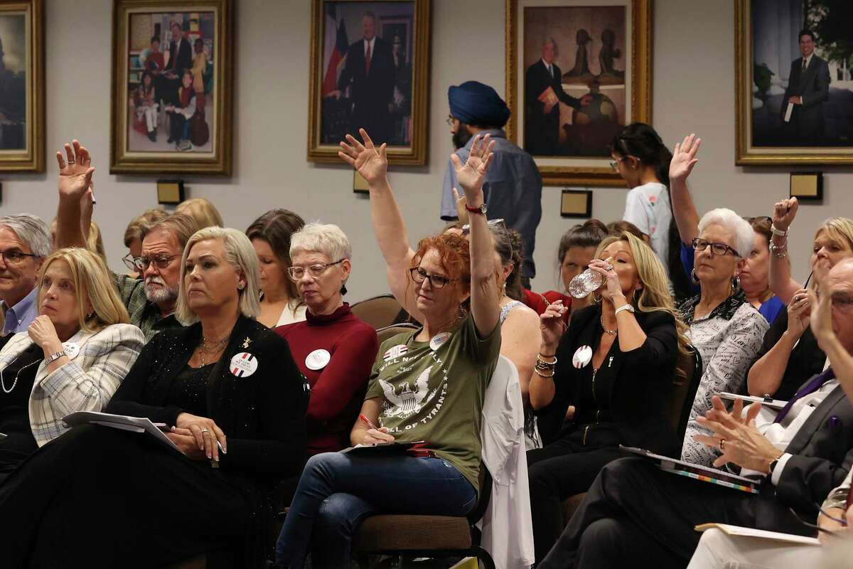 Audience members agree with testimony as the Texas State Board of Education considered changes to the state’s social studies curriculum in Austin on Aug. 30. They were in favor of the board putting off the decision until next year, which the board voted to do Sept. 2.