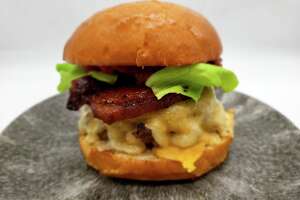 10 S.A. chefs battle for best burger