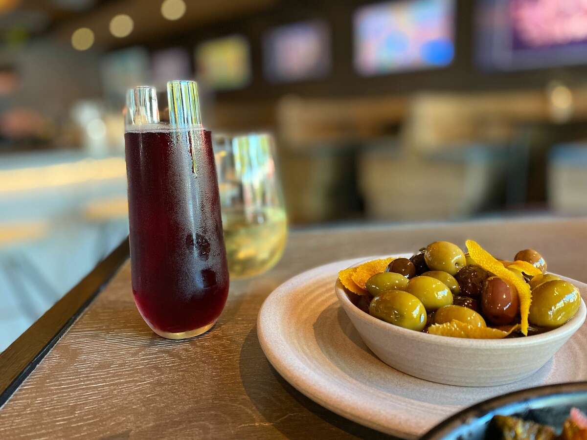 Sparrow Pizza brings thincrust bar pies to West Hartford