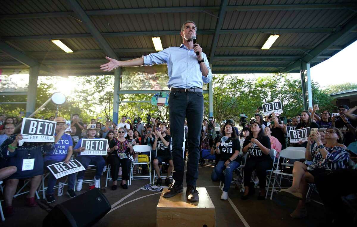 Gubernatorial candidate Beto O'Rourke speaks to second ward voters at Settegast Park in Segundo Barrio on Tuesday, Sept. 13, 2022 in Houston. O?•Rourke headed to California on Thursday to raise money for his campaign.