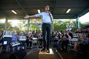 Abbott and O'Rourke spend $8M to woo Spanish speaking voters