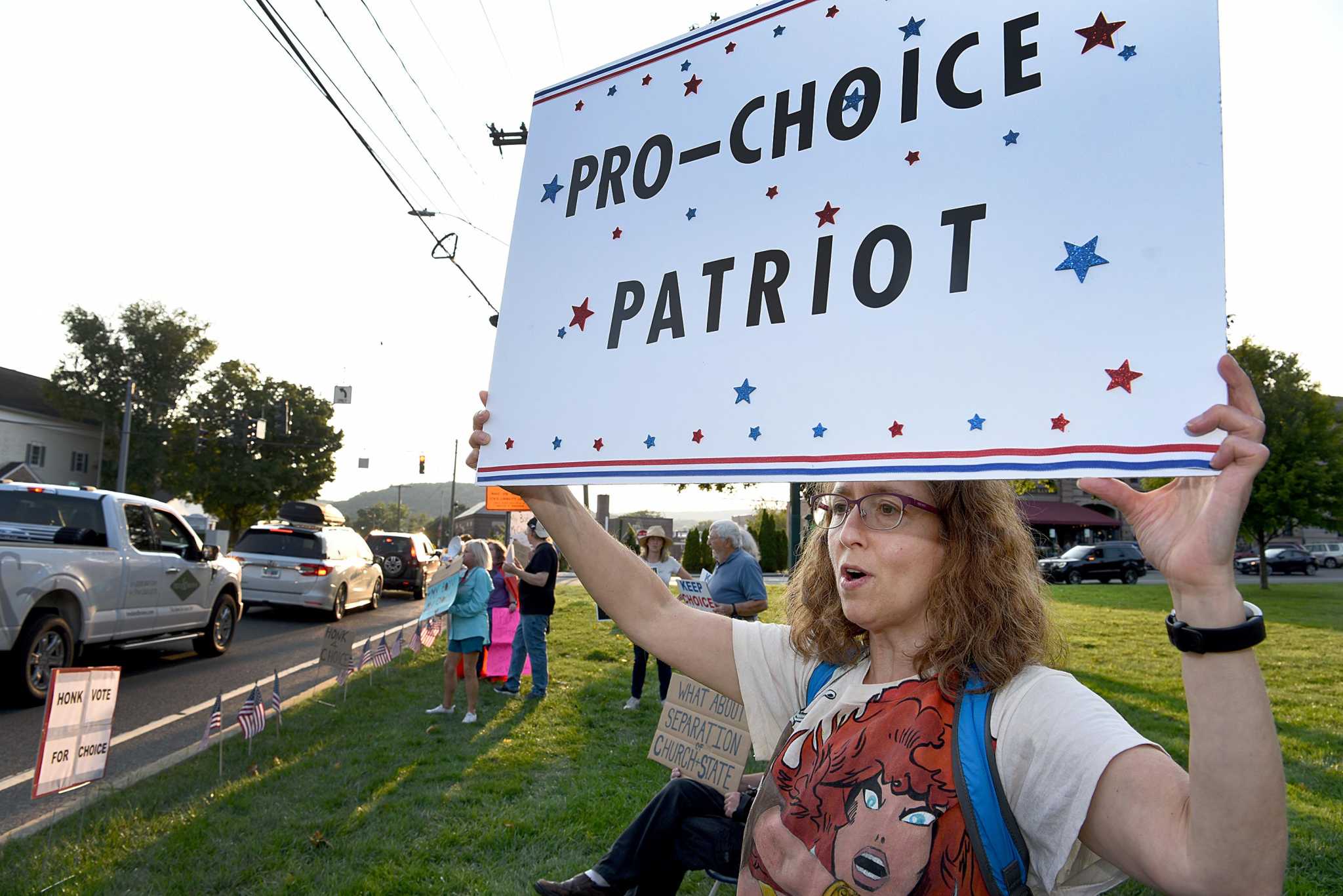 Protesters in New Milford, Danbury focus on abortion after Roe v. Wade. But they're on different sides.