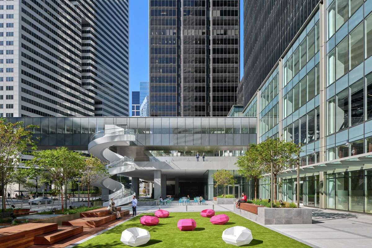 Brookfield Properties created a central plaza along McKinney Street with a staircase connecting two landscaped terraces at Houston Center.