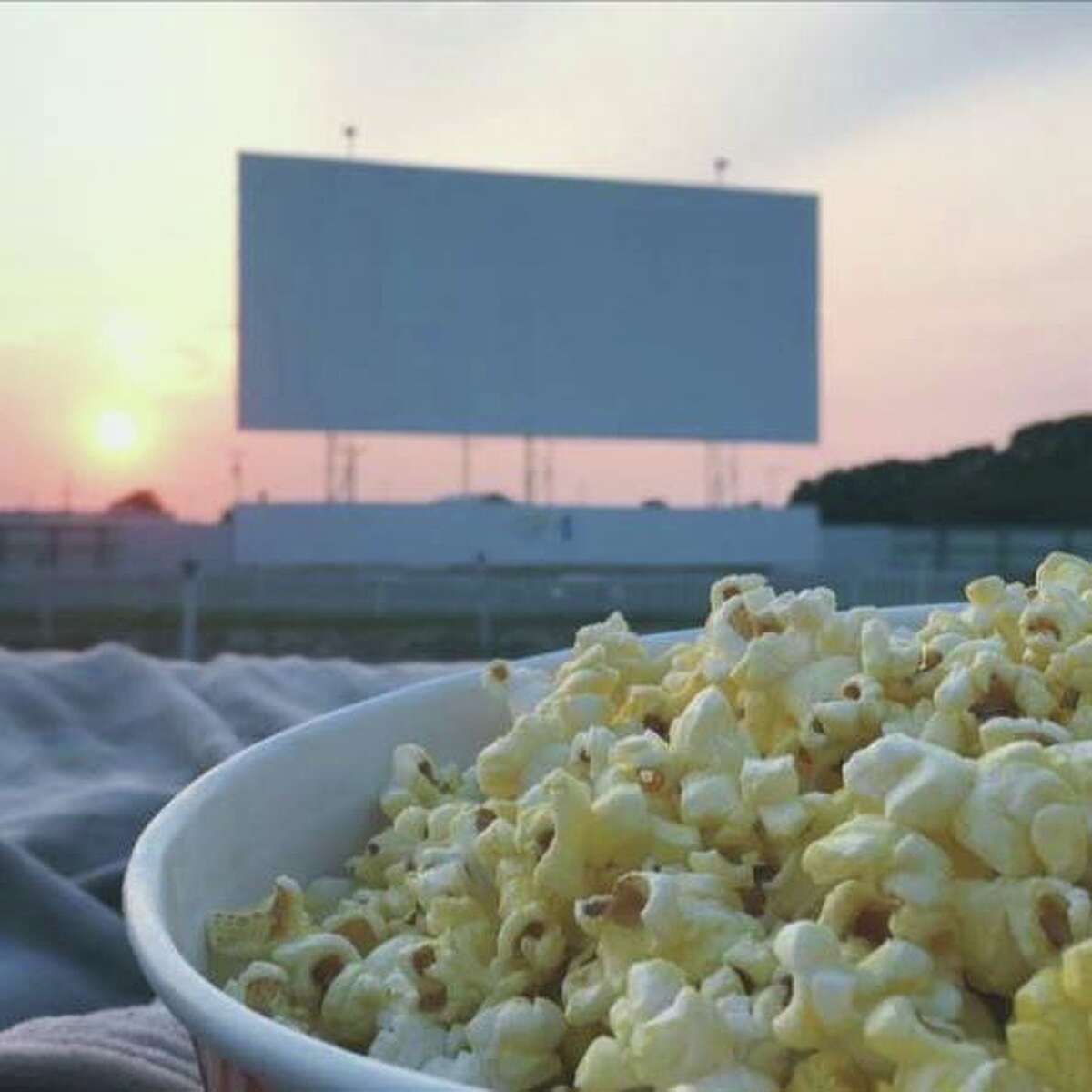 Litchfield ones: Litchfield Skyview Drive-In is located on Route 66 in Litchfield. Tickets to Litchfield Skyview are $7 per person, kids 5 and under are free.